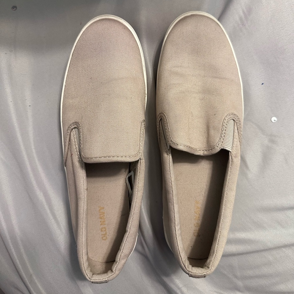 Old Navy Tan/Gray Shoes Size 9